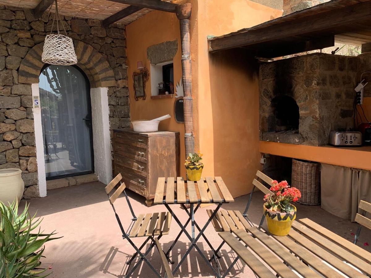 Cactus B&B Le Casette Di Marilena ปันเตลเลเรีย ภายนอก รูปภาพ
